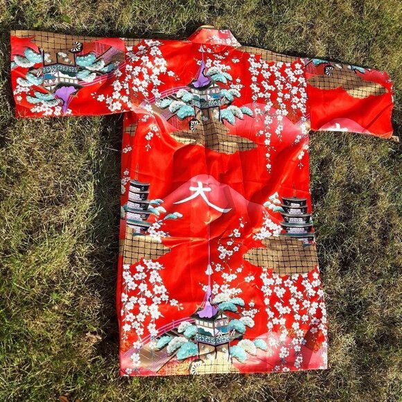 Traditional Japanese Kimono Made in Japan - Picture 2 of 5